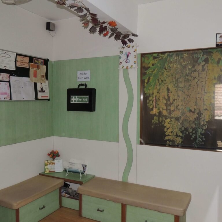 dr shahs clinic reception 3