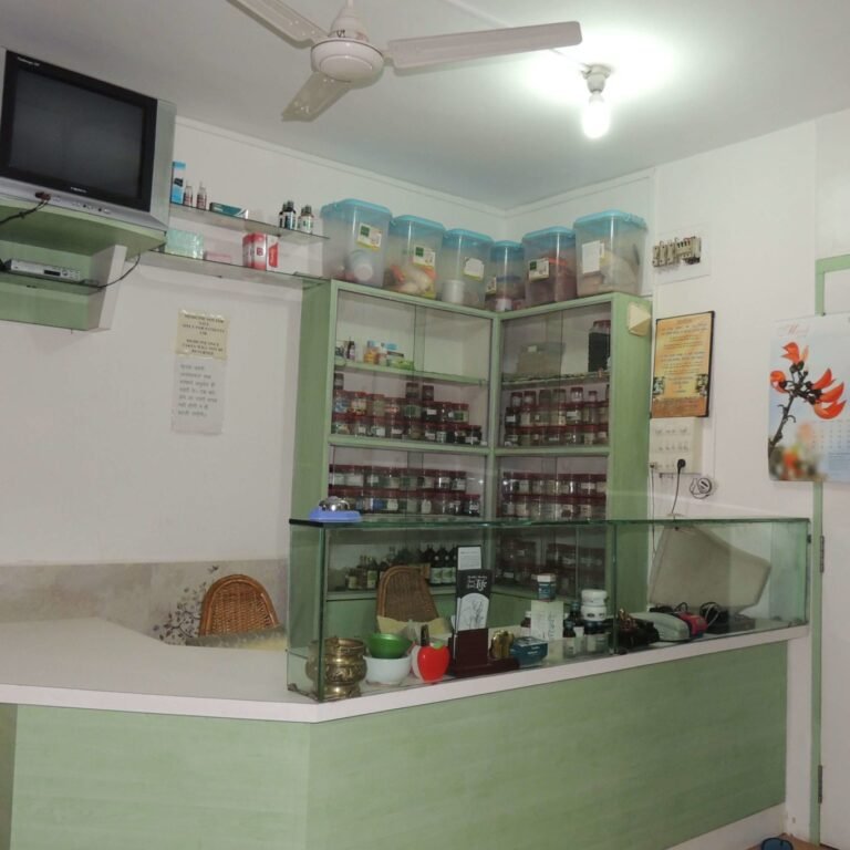 dr shahs clinic reception 1