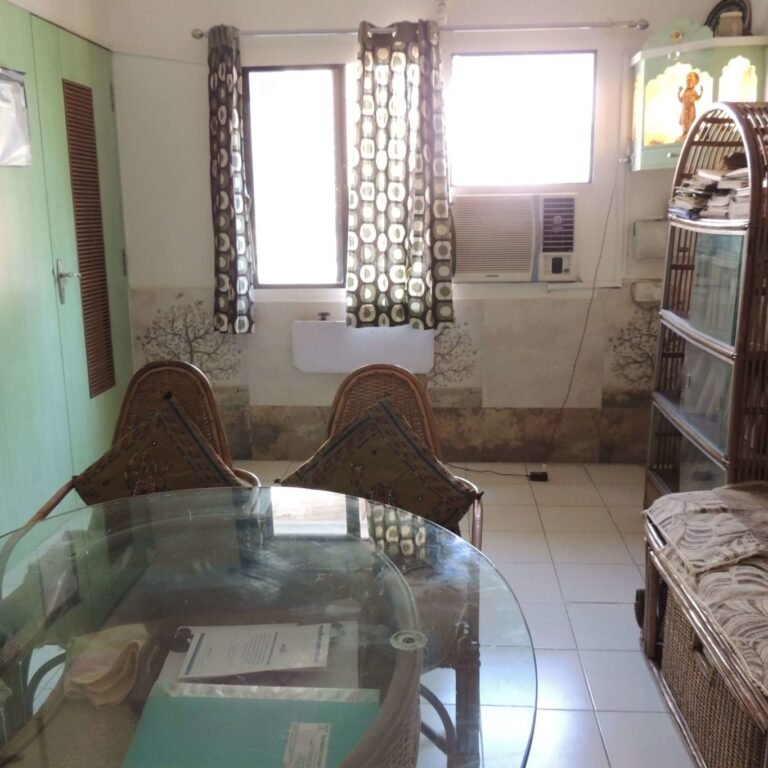 Dr Shahs Consultation room 4